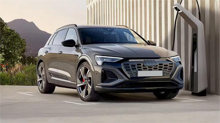 Cadillac XT5: Enhancing your driving experience with luxury and technology!