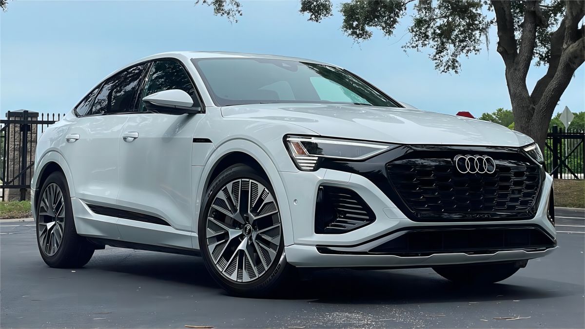 Q8 Sportback e-tron|http://hohocar.com/info/5/Audi